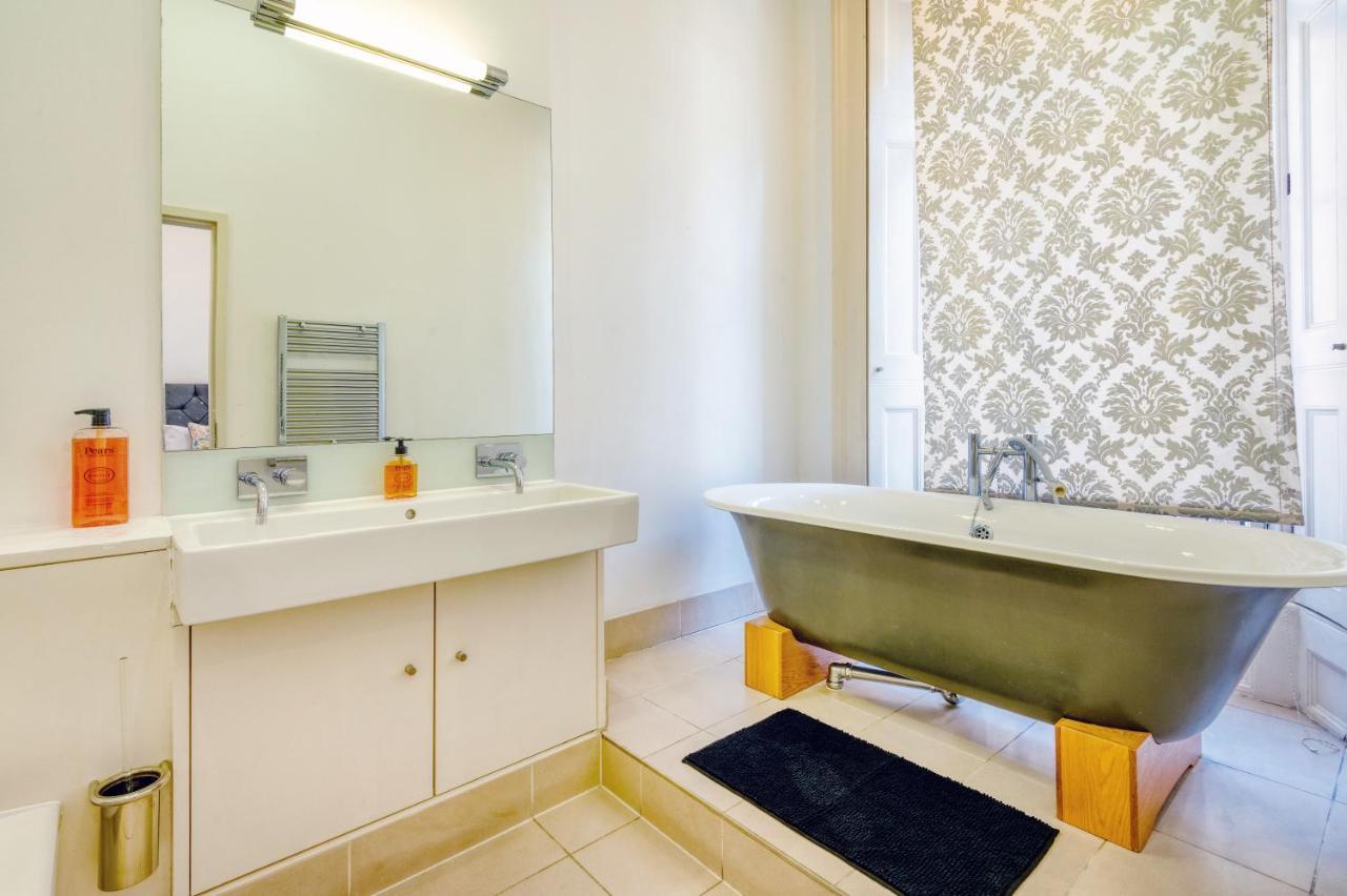 Modern Mayfair Apartments Лондон Экстерьер фото